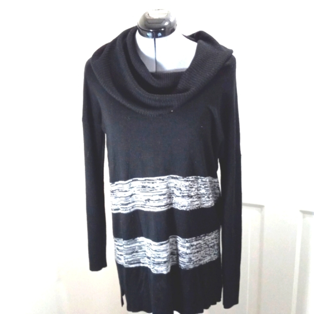 Curio, Womens Sz Small Black & Grey Stripped, Oversized Sweater